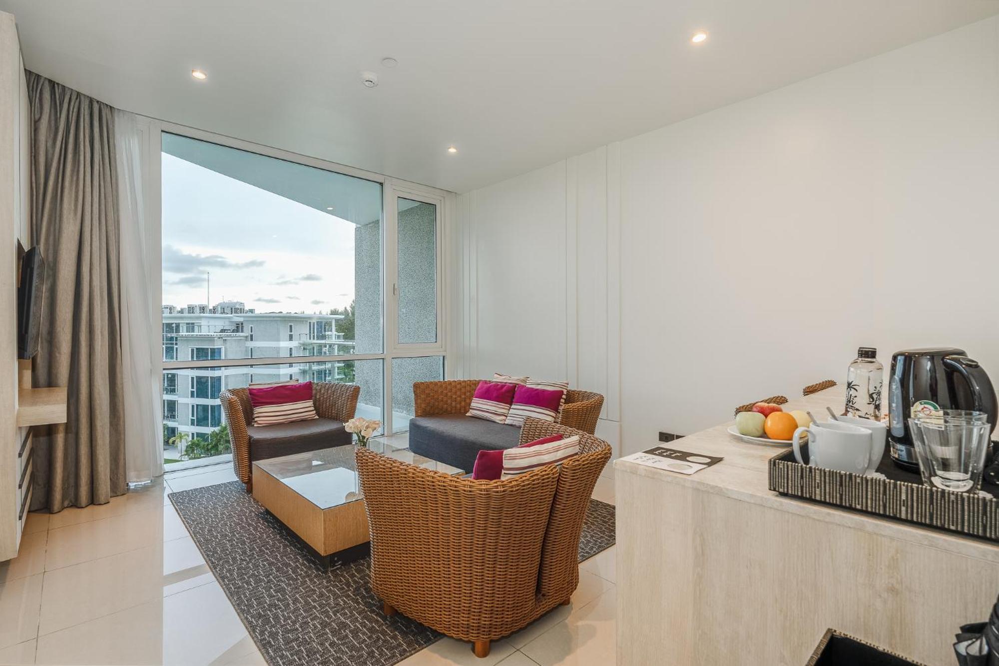 Splash Beach Resort, Maikhao Phuket - Sha Extra Plus Mai Khao Ngoại thất bức ảnh Living room