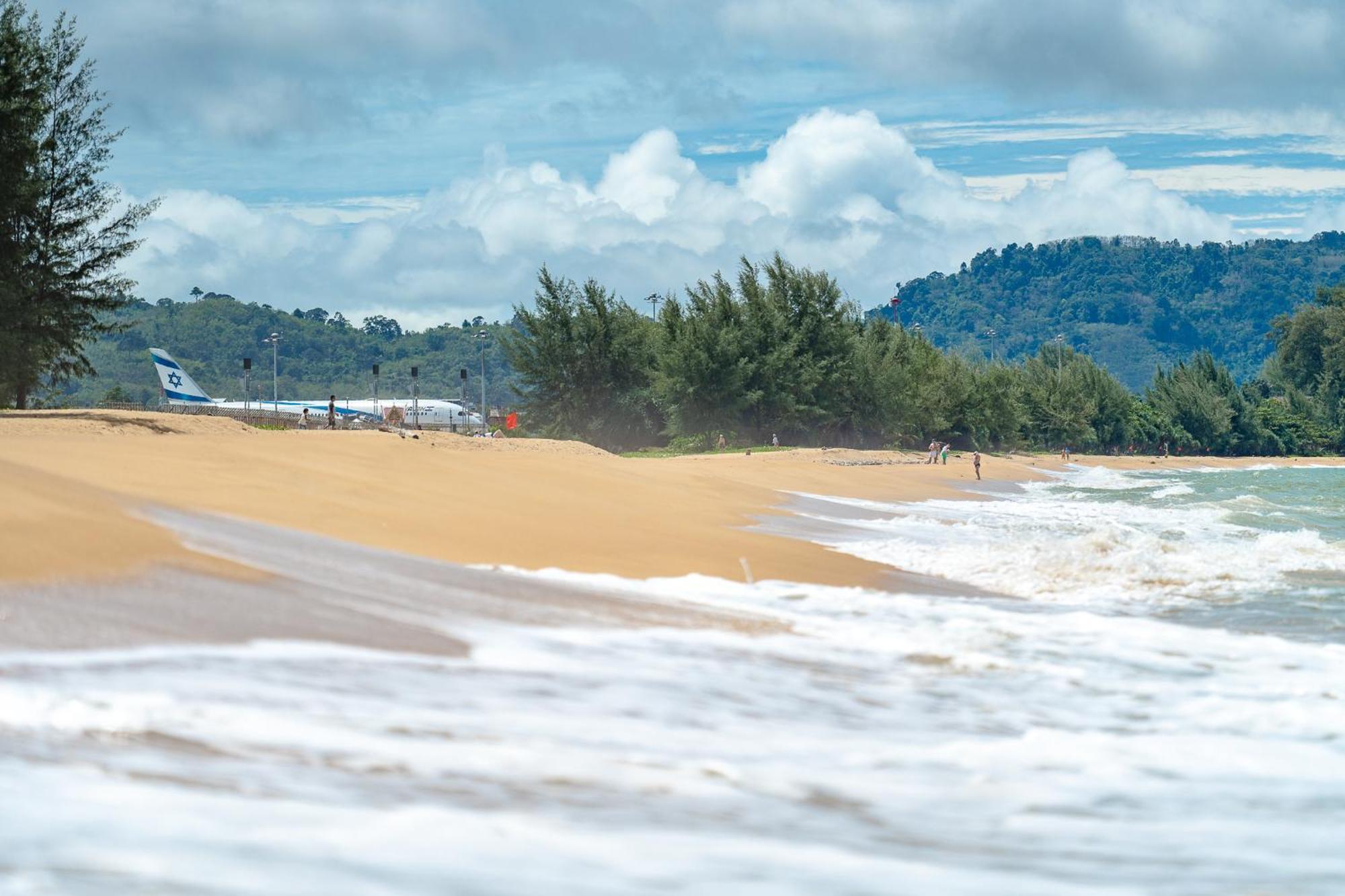 Splash Beach Resort, Maikhao Phuket - Sha Extra Plus Mai Khao Ngoại thất bức ảnh Beach at the resort