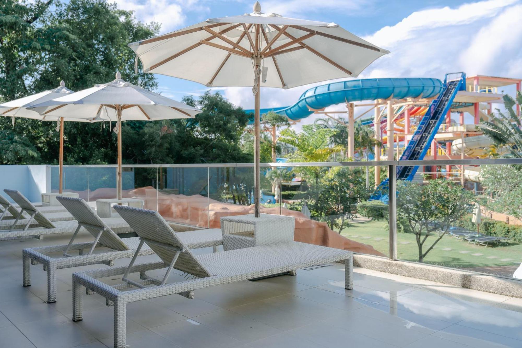 Splash Beach Resort, Maikhao Phuket - Sha Extra Plus Mai Khao Ngoại thất bức ảnh The water park